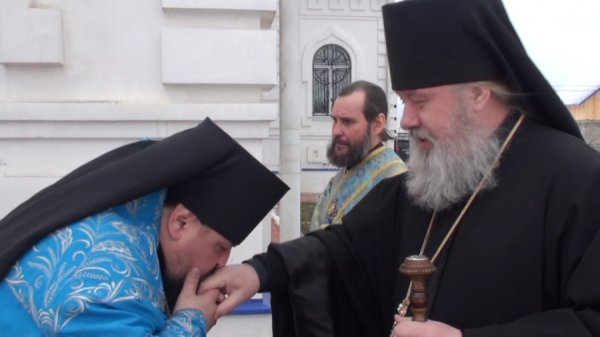 БОЖЕСТВЕННАЯ ЛИТУРГИЯ В БОГОРОДИЦЕ-РОЖДЕСТВЕНСКОМ КАФЕДРАЛЬНОМ СОБОРЕ