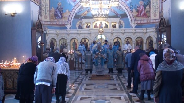 БОЖЕСТВЕННАЯ ЛИТУРГИЯ В БОГОРОДИЦЕ-РОЖДЕСТВЕНСКОМ КАФЕДРАЛЬНОМ СОБОРЕ