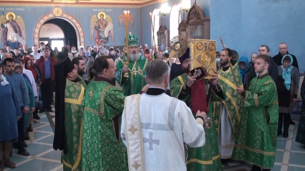 БОЖЕСТВЕННАЯ ЛИТУРГИЯ В БОГОРОДИЦЕ-РОЖДЕСТВЕНСКОМ КАФЕДРАЛЬНОМ СОБОРЕ