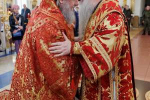 БОЖЕСТВЕННАЯ ЛИТУРГИЯ В СПАСО-ВОЗНЕСЕНСКОМ КАФЕДРАЛЬНОМ СОБОРЕ УЛЬЯНОВСКА