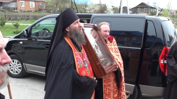 НАЧАЛСЯ СОТЫЙ КРЕСТНЫЙ ХОД