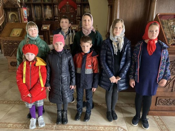 УЧЕБНЫЙ ГОД ЗАКОНЧИЛИ ЭКСКУРСИЕЙ В КОМАРОВКУ