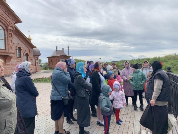 УЧЕБНЫЙ ГОД ЗАКОНЧИЛИ ЭКСКУРСИЕЙ В КОМАРОВКУ