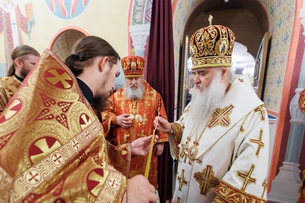 ВЕЛИКОЕ ОСВЯЩЕНИЕ И БОЖЕСТВЕННАЯ ЛИТУРГИЯ В ХРАМЕ ВО ИМЯ СВЯТЫХ ЦАРСТВЕННЫХ СТРАСТОТЕРПЦЕВ СПАССКОГО ЖЕНСКОГО МОНАСТЫРЯ В УЛЬЯНОВСКЕ