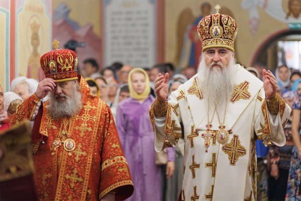 ВЕЛИКОЕ ОСВЯЩЕНИЕ И БОЖЕСТВЕННАЯ ЛИТУРГИЯ В ХРАМЕ ВО ИМЯ СВЯТЫХ ЦАРСТВЕННЫХ СТРАСТОТЕРПЦЕВ СПАССКОГО ЖЕНСКОГО МОНАСТЫРЯ В УЛЬЯНОВСКЕ