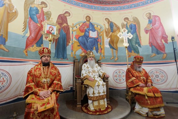 ВЕЛИКОЕ ОСВЯЩЕНИЕ И БОЖЕСТВЕННАЯ ЛИТУРГИЯ В ХРАМЕ ВО ИМЯ СВЯТЫХ ЦАРСТВЕННЫХ СТРАСТОТЕРПЦЕВ СПАССКОГО ЖЕНСКОГО МОНАСТЫРЯ В УЛЬЯНОВСКЕ