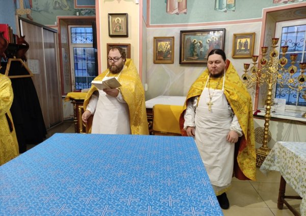 ВЕЛИКОЕ ОСВЯЩЕНИЕ И БОЖЕСТВЕННАЯ ЛИТУРГИЯ В СОБОРЕ КАЗАНСКОЙ ИКОНЫ БОЖИЕЙ  МАТЕРИ ЖАДОВСКОГО МУЖСКОГО МОНАСТЫРЯ