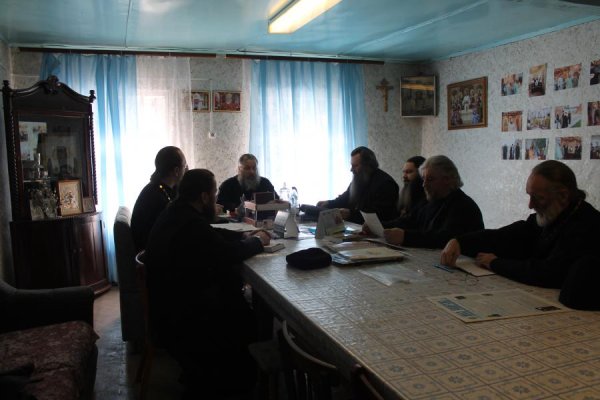 25 марта в здании епархиального Управления в г.Барыше прошло рабочее заседание епархиального Совета Барышской епархии