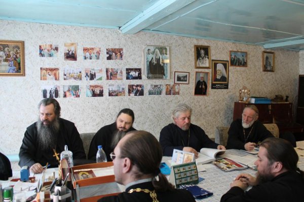 25 марта в здании епархиального Управления в г.Барыше прошло рабочее заседание епархиального Совета Барышской епархии