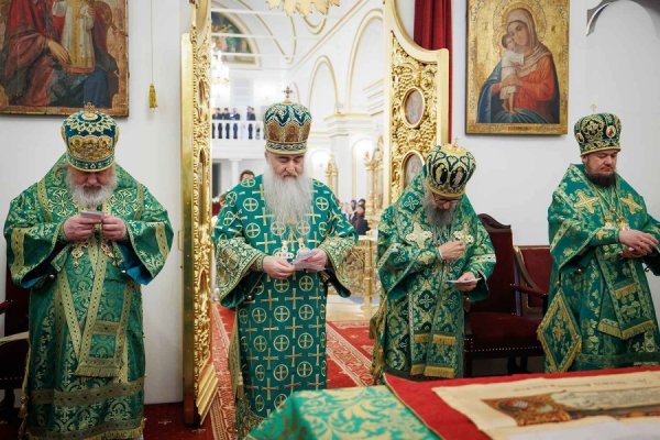 Епископ Барышский и Инзенский Филарет совершил Божественную Литургию в день памяти святого блаженного Андрея Симбирского в кафедральном соборе г. Ульяновск