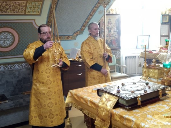 Литургия Архиерейским чином в Троицком соборе