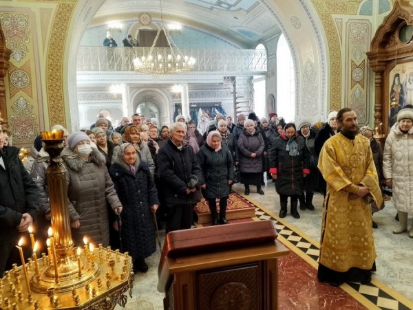 Литургия Архиерейским чином в Троицком соборе