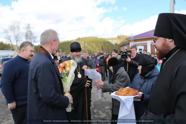 Восстанавливающийся храм в с.Новая Ханинеевка Барышского района посетил губернатор Ульяновской области С.И. Морозов