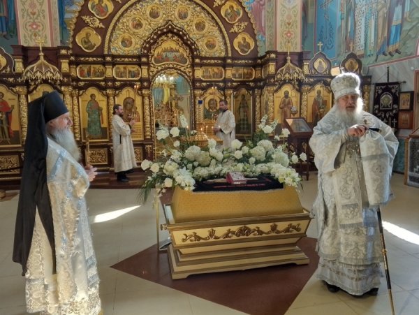 Богослужение Страстной субботы в Жадовском мужском монастыре