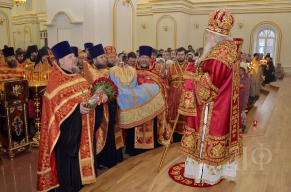 В день праздника Светлого Христова Воскресения Глава Симбирской митрополии совершил Пасхальную великую вечерню в Спасо-Вознесенском соборе Ульяновска