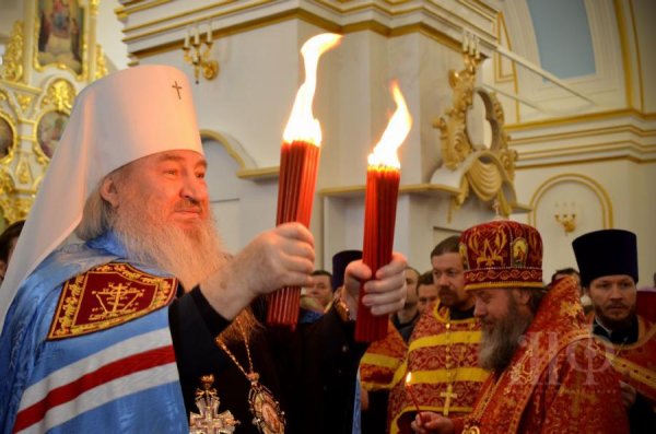 В день праздника Светлого Христова Воскресения Глава Симбирской митрополии совершил Пасхальную великую вечерню в Спасо-Вознесенском соборе Ульяновска