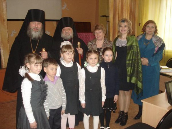 Пресвященный Филарет принял участие в первых Инзенских Муниципальных православных Пасхальных чтениях