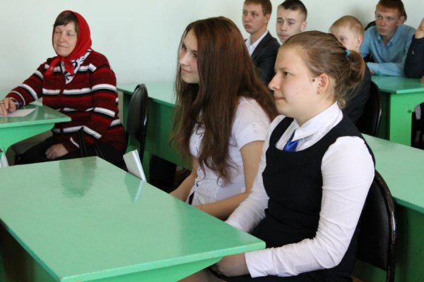 В пятницу Светлой седмицы Преосвященнейший епископ Филарет совершил Божественную литургию в р.п. Радищево