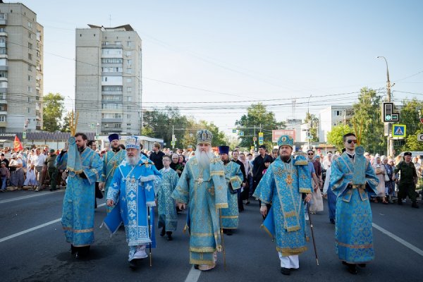 Епископ Барышский и Инзенский Филарет принял участие в крестном ходе с Жадовской Казанской иконой Божией Матери и соборном архиерейском богослужении в г. Ульяновске
