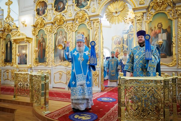 Епископ Барышский и Инзенский Филарет принял участие в крестном ходе с Жадовской Казанской иконой Божией Матери и соборном архиерейском богослужении в г. Ульяновске