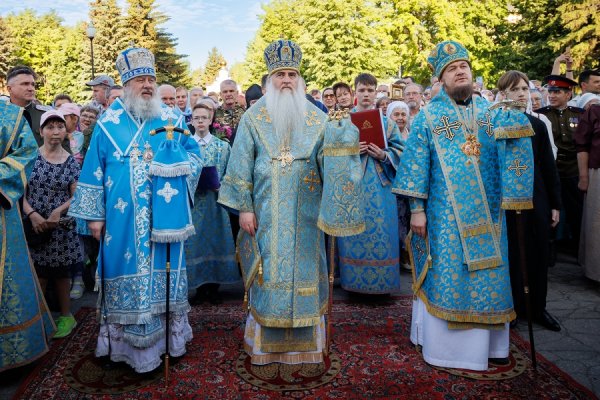 Епископ Барышский и Инзенский Филарет принял участие в крестном ходе с Жадовской Казанской иконой Божией Матери и соборном архиерейском богослужении в г. Ульяновске
