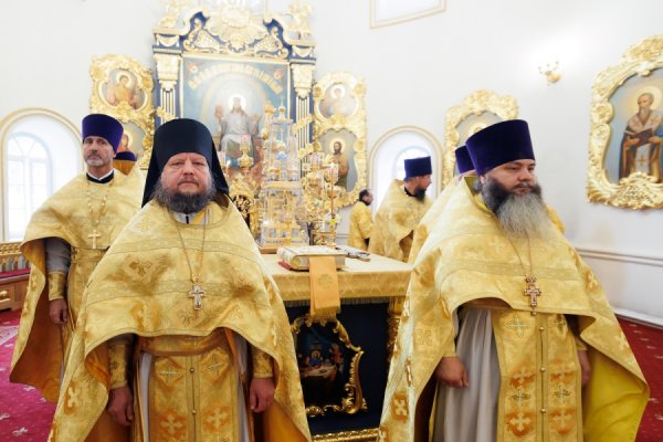 Владыка Филарет совершил Божественную литургию в кафедральном соборе г. Ульяновска