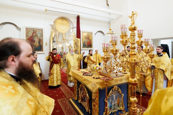 Владыка Филарет совершил Божественную литургию в кафедральном соборе г. Ульяновска