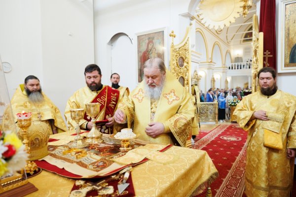 Владыка Филарет совершил Божественную литургию в кафедральном соборе г. Ульяновска