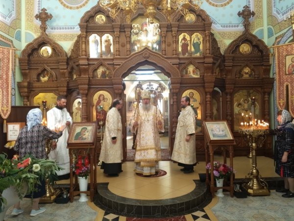 Епископ Филарет совершил литургию на Праздник Преображения