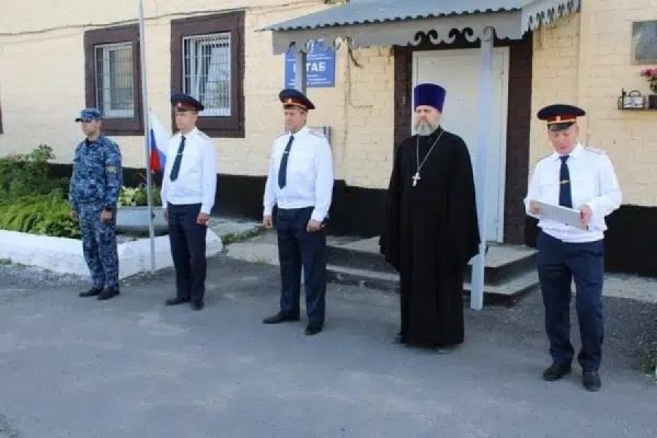 Священник Барышской епархии принял участие в церемонии празднования дня Государственного флага России
