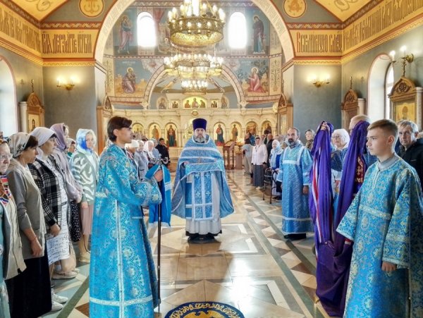 Торжественное Богослужение в день праздника Успения Пресвятой Богородицы в Инзенском соборе