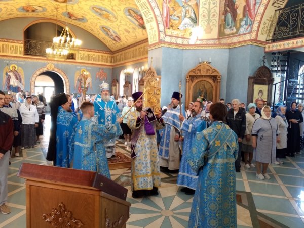 Торжественное Богослужение в день праздника Успения Пресвятой Богородицы в Инзенском соборе