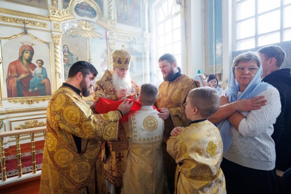 Божественная литургия в храме во имя святителя Николая Чудотворца с. Оськино