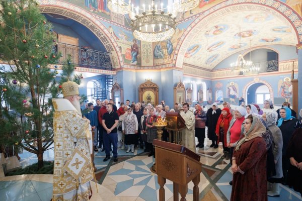 Божественная литургия в  кафедральном соборе в честь Рождества Пресвятой Богородицы г. Инза