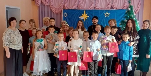 Праздник в ОГКУСО СРЦН "Рябинка" посетил священнослужитель Барышской епархии