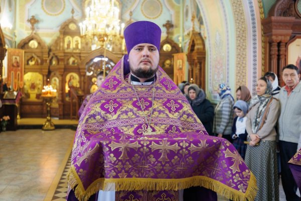 Божественная литургия в Свято-Троицком кафедральном соборе г. Барыша