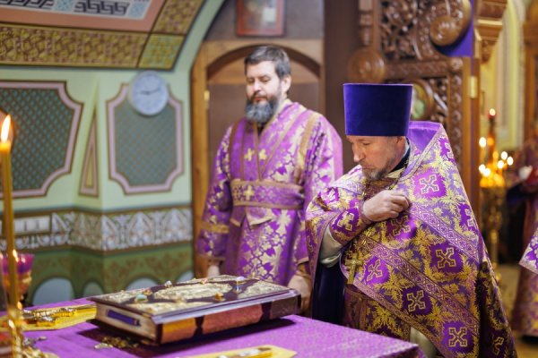 Божественная литургия в Свято-Троицком кафедральном соборе г. Барыша