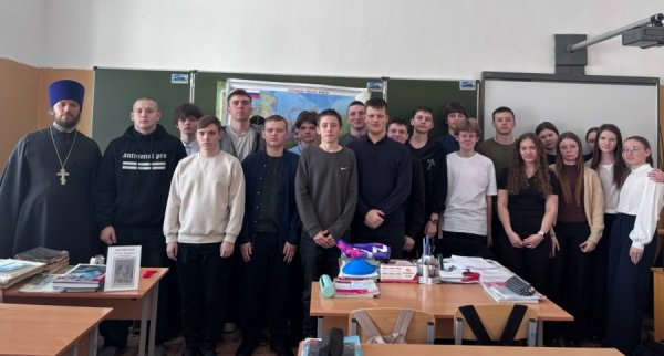 Встреча клирика II благочиния Барышской епархии с учениками МБОУ Инзенская СШ № 2