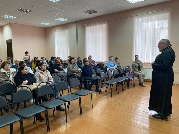 Священнослужитель Барышской епархии встретился с родителями третьеклассников по вопросу выбора модуля ОРКСЭ