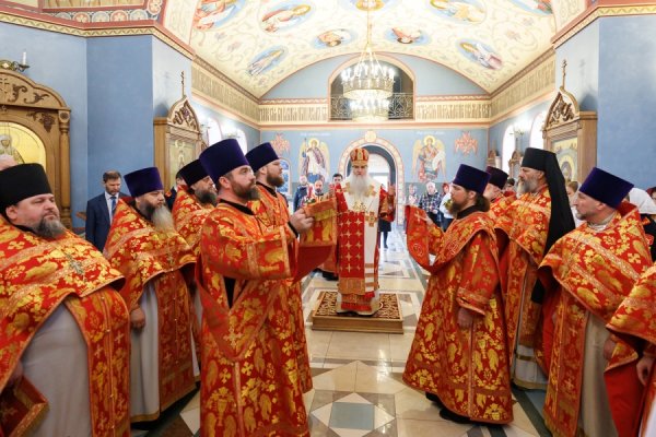 Божественная литургия в кафедральном соборе в честь Рождества Пресвятой Богородицы г. Инза