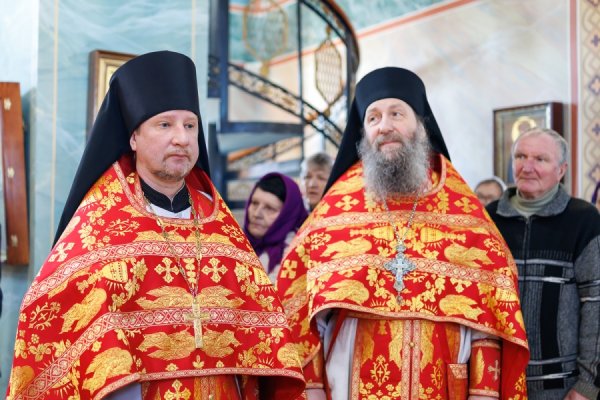 Божественная литургия в храме в честь Казанской иконы Божией Матери Свято-Богородице-Казанского Жадовского мужского монастыря п. Самородки