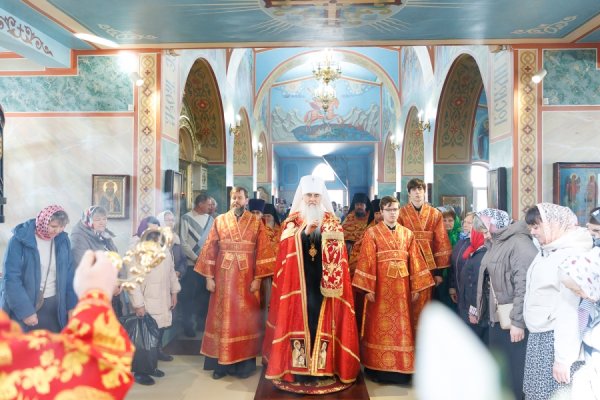 Божественная литургия в храме в честь Казанской иконы Божией Матери Свято-Богородице-Казанского Жадовского мужского монастыря п. Самородки