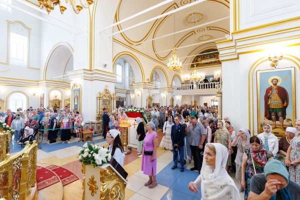 В Ульяновске прошел крестный ход с Жадовской Казанской иконой Божией Матери