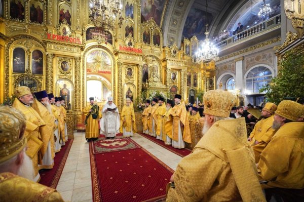 Святейший Патриарх Кирилл в день памяти святителя Алексия совершил Литургию в Богоявленском кафедральном соборе в Елохове и возглавил хиротонию архимандрита Александра (Марченко) во епископа Барышского и Инзенского