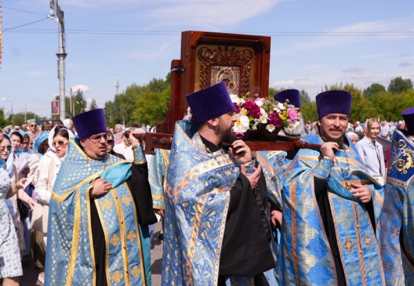 В Ульяновском районе Заволжье прошел крестный ход с Жадовской Казанской иконой Божией Матери