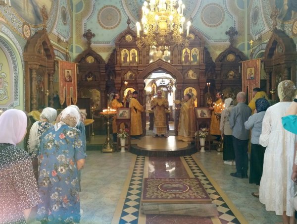 Божественная литургия в Троицком соборе города Барыша