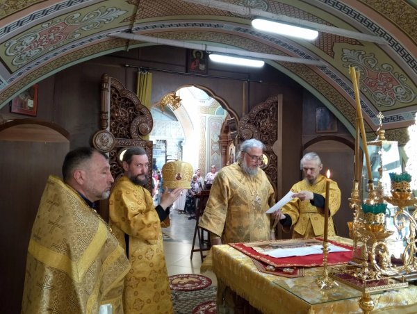 Божественная литургия в Троицком соборе города Барыша