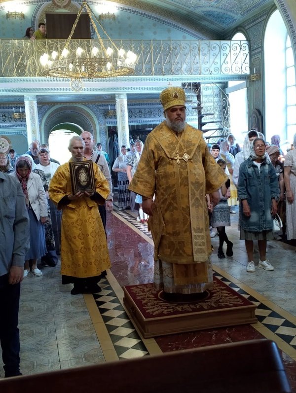 Божественная литургия в Троицком соборе города Барыша