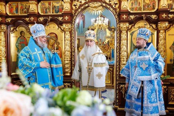 Божественная литургия в храме в честь Казанской иконы Божией Матери Богородице-Казанского Жадовского мужского монастыря п. Самородки