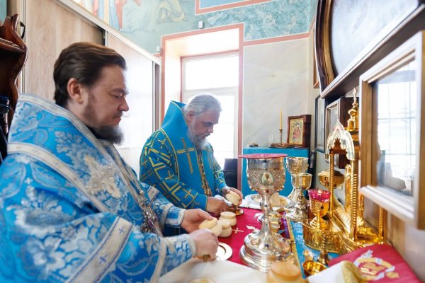 Божественная литургия в храме в честь Казанской иконы Божией Матери Богородице-Казанского Жадовского мужского монастыря п. Самородки